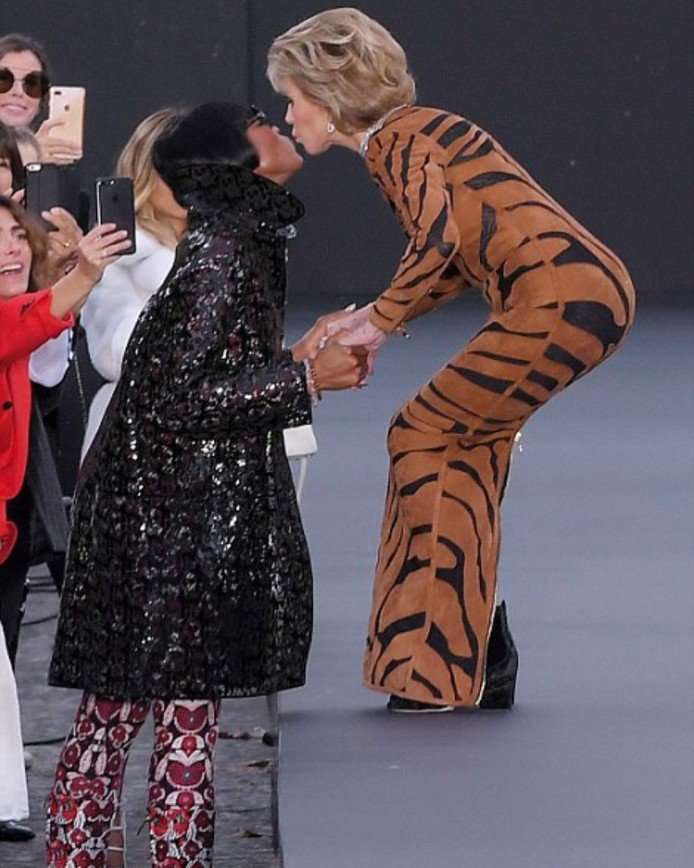 79-летняя Джейн Фонда блеснула на модном показе L’Oreal