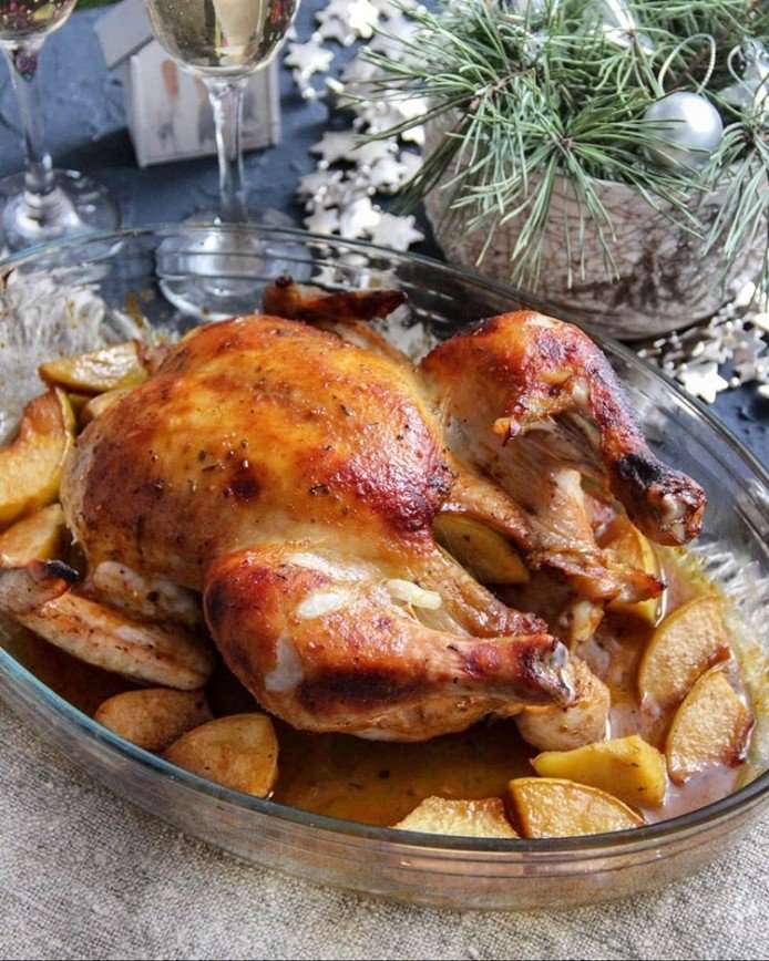 С хрустящей корочкой: как вкусно запечь курицу к Новому году