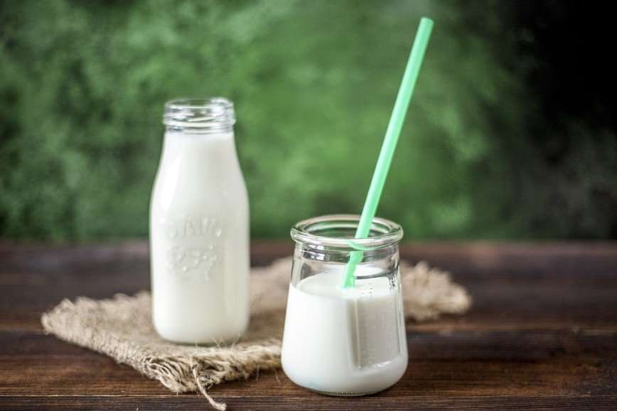 Будете здоровы: ученые заявили о пользе молока на завтрак