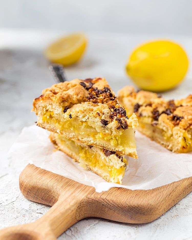 Добавьте кислинки! Чудесный пирог с яблоками, лимоном и апельсином