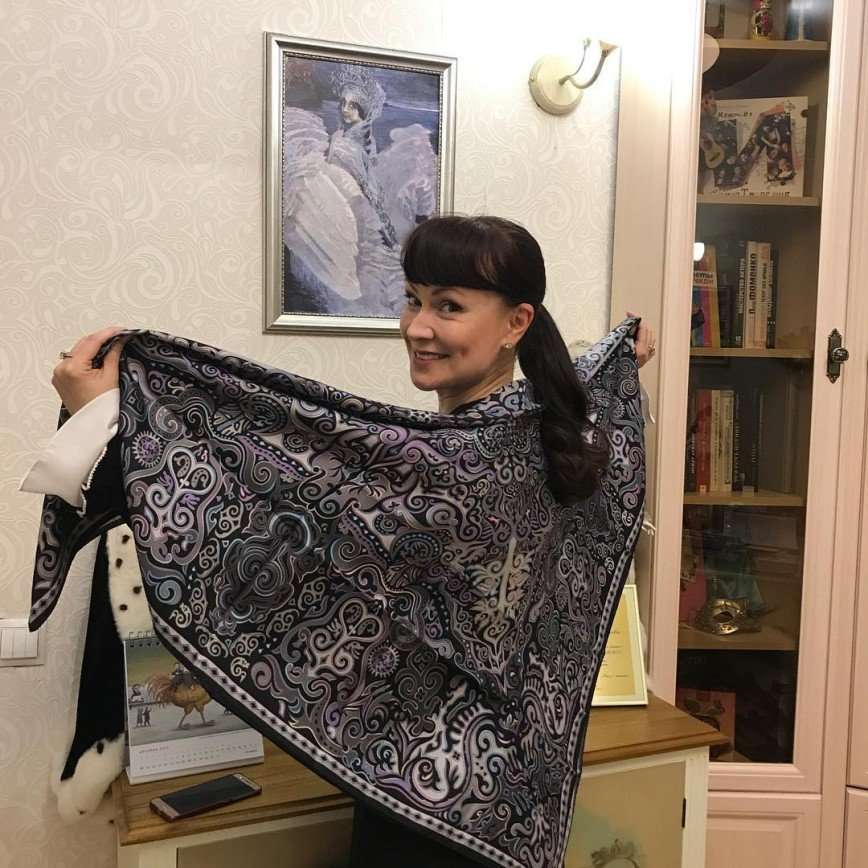 «Куда в пижаме?»: Нонна Гришаева смутила нарядом на премьере фильма 