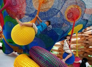 Унікальна вязана дитячий майданчик.