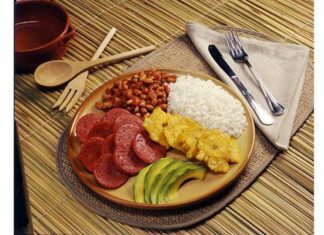 Десерт із квасолі (Habichuelas con dulce).