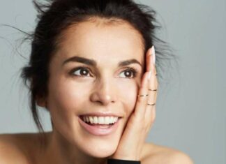 «Навіщо брудну білизну публіці?»: Саті Казанова згадала роман з одруженим мільярдером.