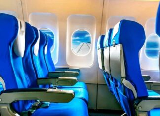 Перша в світі стюардеса, або як в цивільній авіації зявилася нова професія.