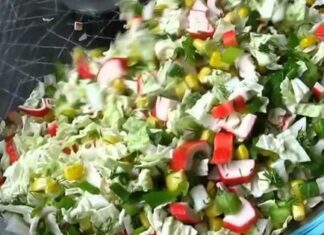 Крабовий салат з рисом і пекінською капустою