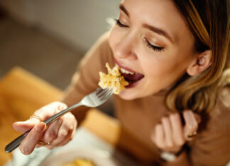 Довірся своєму організму: 10 принципів інтуїтивного харчування, які допоможуть тримати вагу в нормі