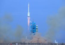 Важкий політ китайських астронавтів: рятувальні операції та системні проблеми