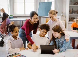 Зв’язки зі школою можуть обмежити шкоду психічного здоров’я від цькування