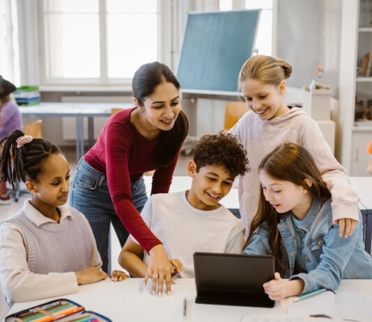 Połączenia szkolne mogą ograniczyć szkody dla zdrowia psychicznego wynikające z znęcania się