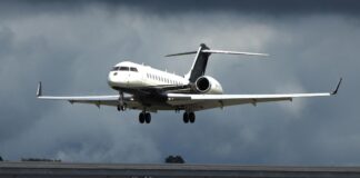 Податок на приватні літаки пропонується для фінансування стійкості до зміни клімату