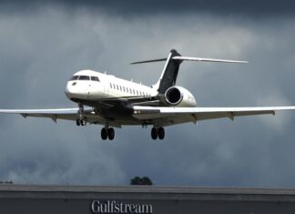 Податок на приватні літаки пропонується для фінансування стійкості до зміни клімату