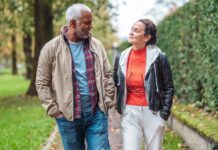 Щоденні кроки, пов’язані з уповільненням прогресування хвороби Альцгеймера