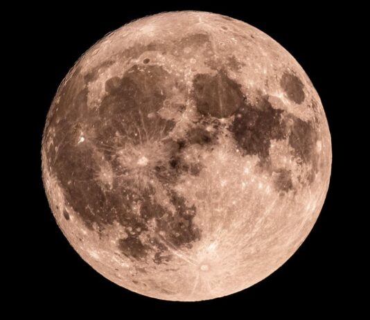 Фаза Місяця: Зростаючий півмісяць видно 20 грудня 2025 р