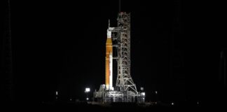 NASA відновлює випробування заправки ракети Artemis II на тлі проблем з витоками водню, що продовжуються.