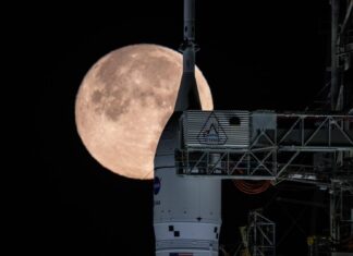 19 лютого NASA вдруге заправить паливом свою ракету-місяць Artemis 2. Чи знову витікає?