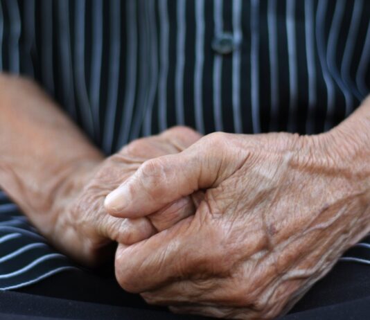 Довголіття є більш генетичним, ніж вважалося раніше: нове дослідження показує 50% спадковість