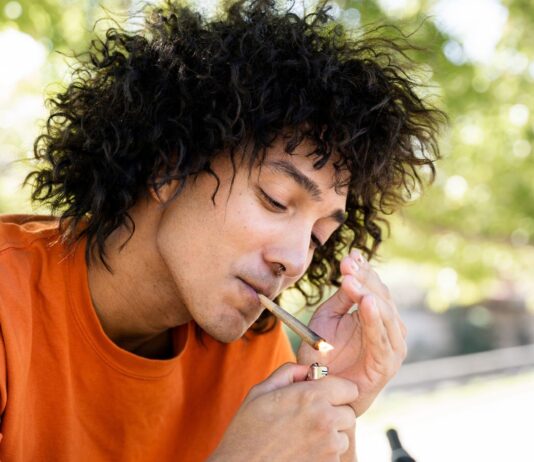 Наука про Невгамовний Апетит: Чому Канабіс Викликає Жахливий Голод