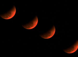 Рідкісне Місячне затемнення «Кривавого Місяця» Захопило Мільйони По всьому Світу