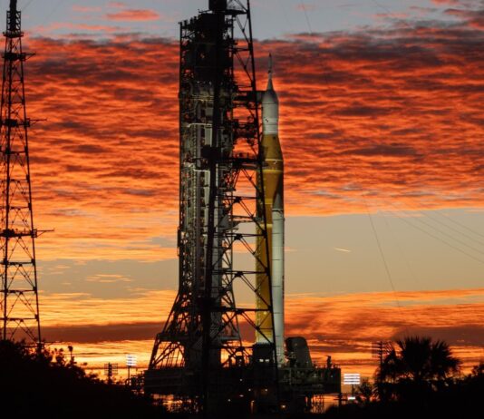 Artemis 2: Повернення Людства на Місячну Орбіту Після 50 років