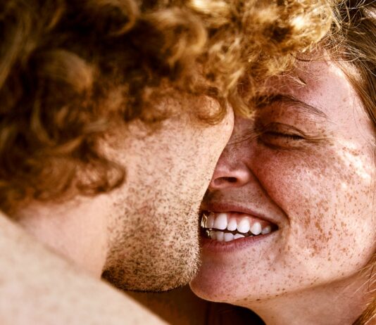 Приховані сигнали: нове дослідження виявило стрімкі еволюційні зрушення в ДНК людини