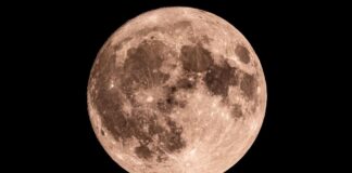 Moon Phase Guide: What to See in the Sky on May 7, 2026