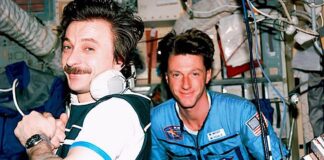 Зіткнення з «Миром» у 1997 році: як Майкл Фоал пережив кризу